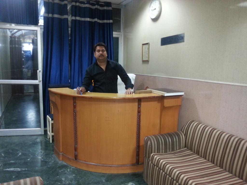 Hotel Royale Paradise Noida Extérieur photo