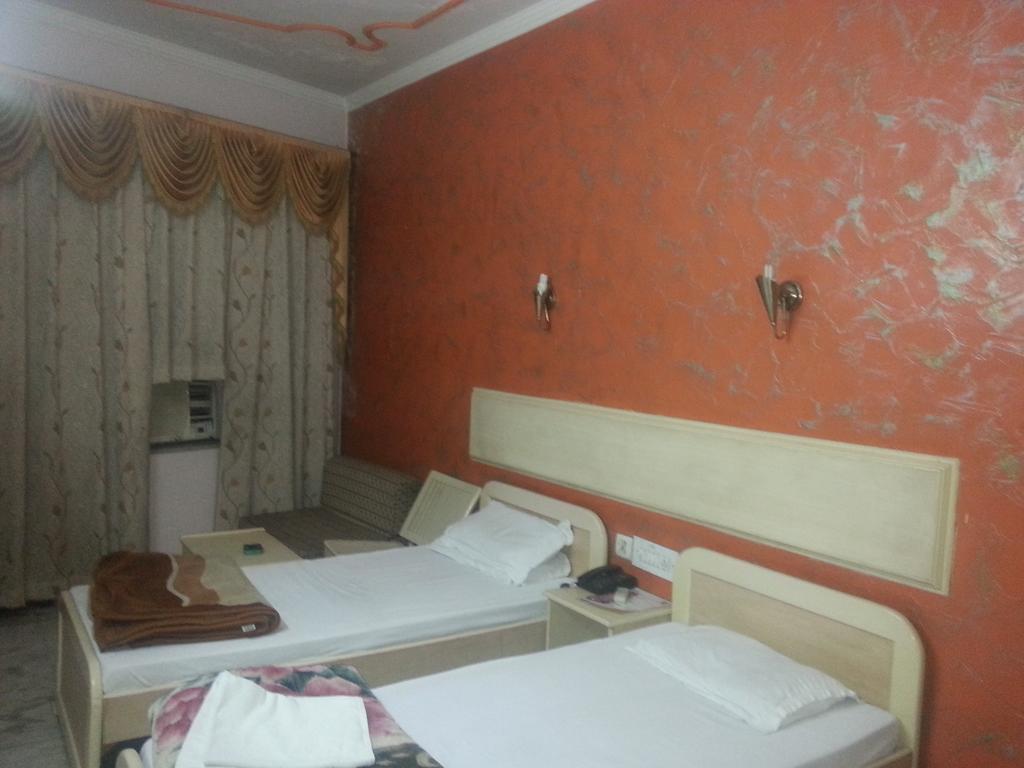 Hotel Royale Paradise Noida Chambre photo