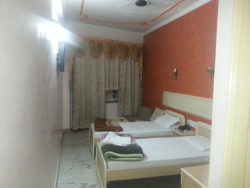 Hotel Royale Paradise Noida Chambre photo