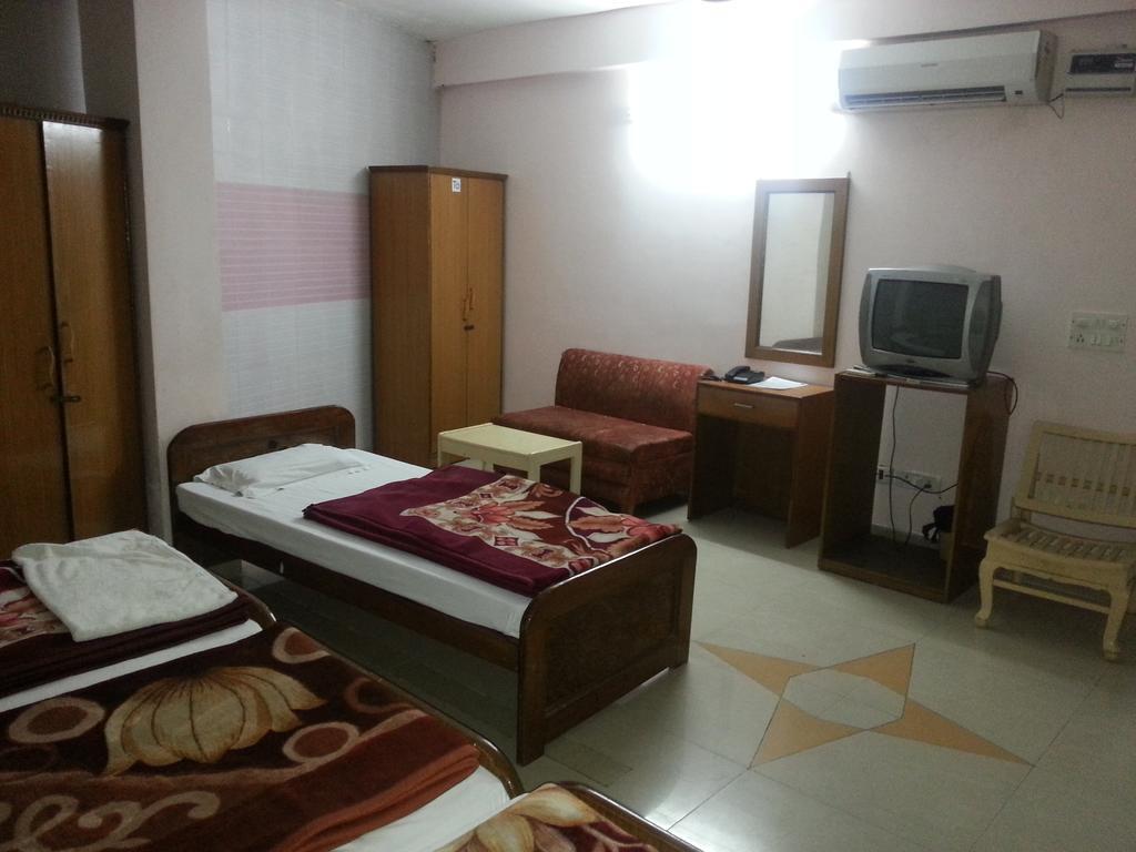 Hotel Royale Paradise Noida Chambre photo